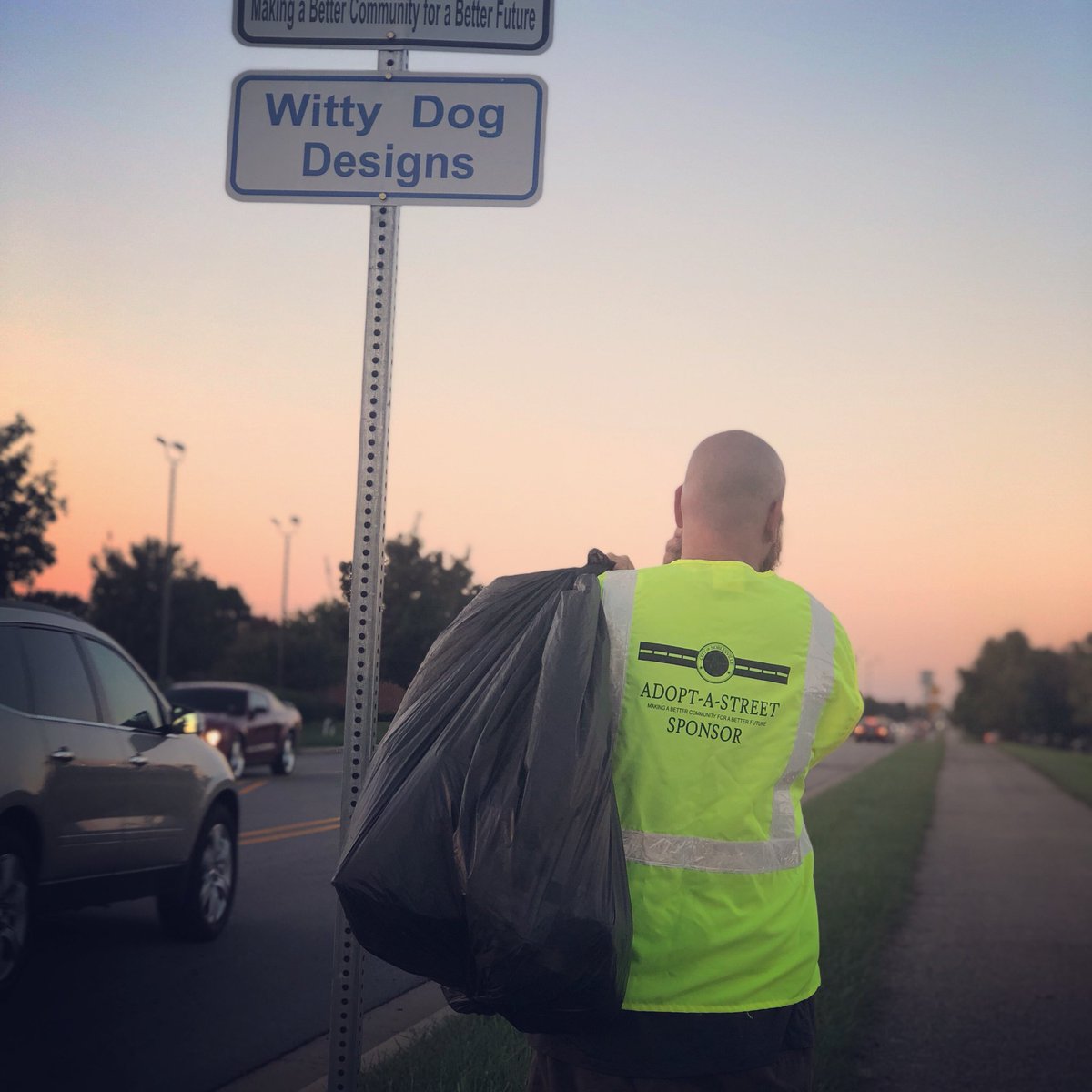 WittyDogDesigns's tweet photo. Nothing like doing a little community clean up with those Indiana sunsets in the fall! #noblesville #cleanup #fall #sunsets #downtownnoblesville #noblesvillesmallbusiness https://t.co/u79a5G0nSH