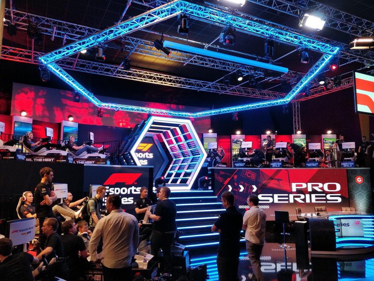 StevenEnglish's tweet image. First #F1Esports round done! A top show, building a professional venture and half a million watched 👍
#Esports is going places and it's fab to have Williams in the thick of it... also good to see us finish P2 again 💪 #WilliamsEsports