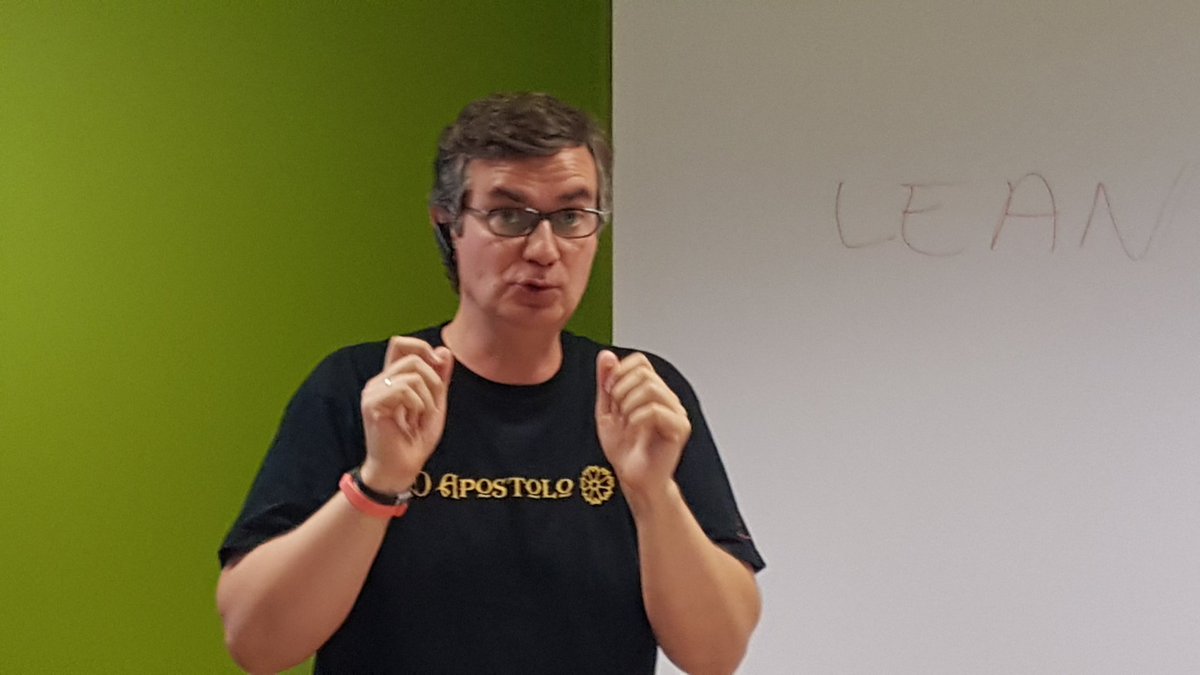 javilopezcam's tweet photo. @d_a_n_i_e_l_t_ nos gusta tu camiseta!! Disfrurando de un chute de frescura #Lean en el #101PanelEmprende de @PanelSistemas https://t.co/22kGTcl48R