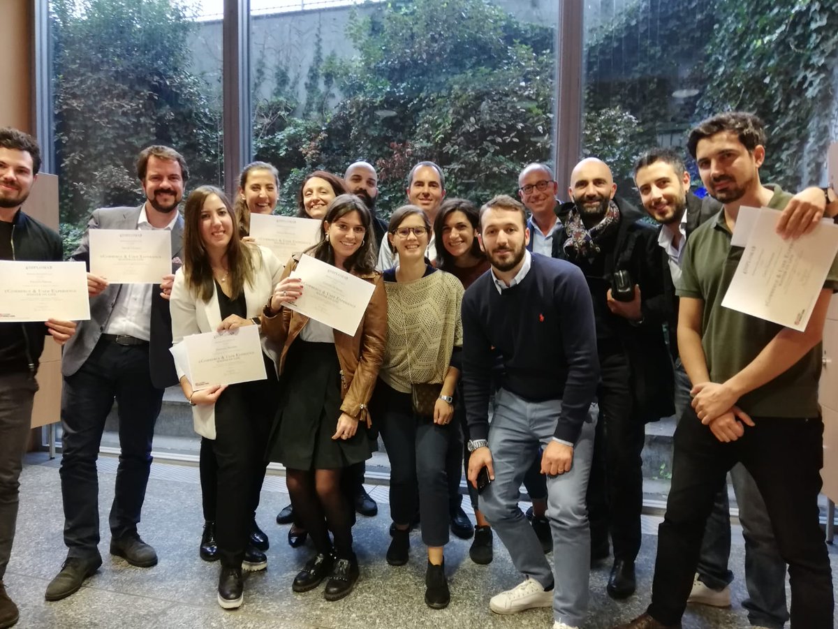 24OREBS's tweet photo. Un grosso in bocca al lupo ai diplomati del secondo Master Online Ecommerce &amp; User Experience! Eccoli in compagnia del docente e coordinatore Giulio Finzi - @ConsNetcomm. La terza edizione parte il 21 Novembre. 
Scarica la brochure https://t.co/WVuMmooa6X
#Master24ore #Master24 https://t.co/Y3JYbrSbYU