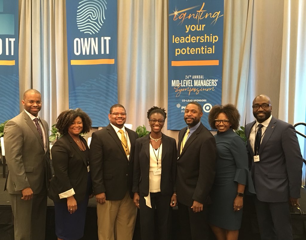 DLBrownatwork's tweet photo. @ROKAutomation attendees of the @elcinfo #MLMS2018 #ThinkItBuildItOwnIt #lifeatROK @candacerbarnes https://t.co/s9AQuq8nBJ