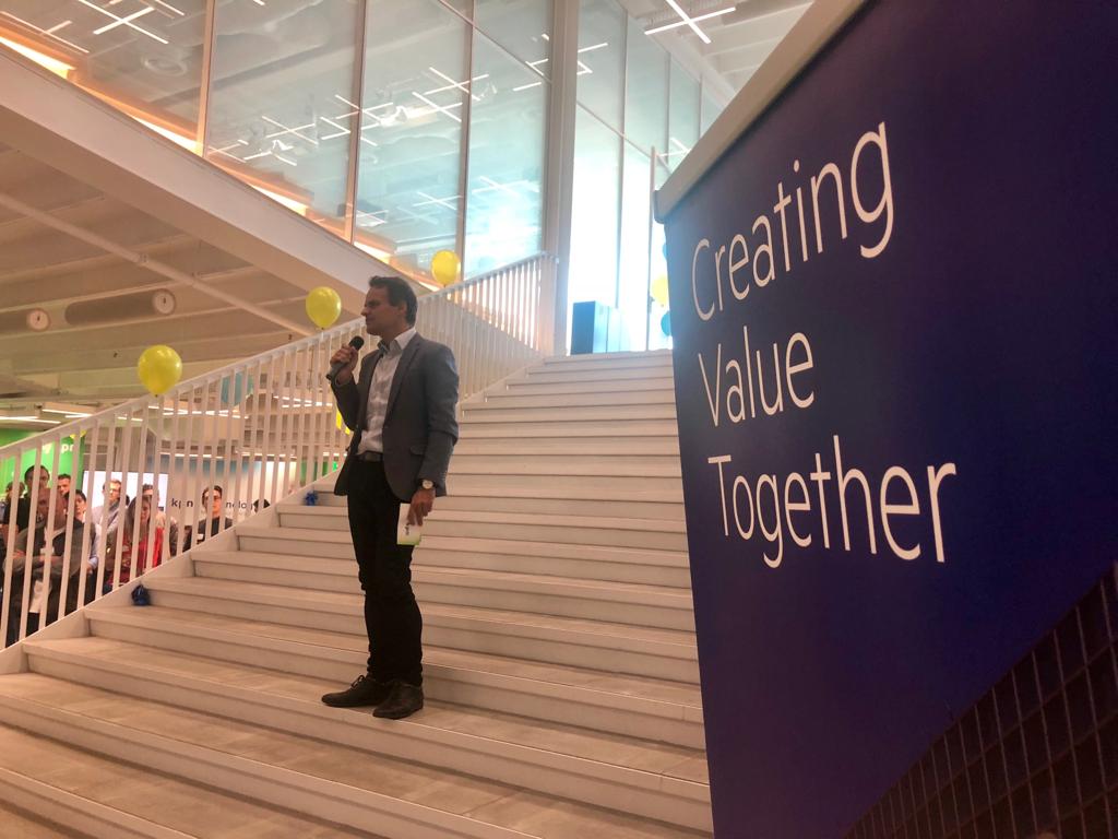 Mooie inspiratie opgedaan vandaag bij het KPN Startup Circus! Veel internationale start-ups en scale-ups uit 9 landen pitchen hun innovaties en speeddaten met de aanwezige KPN’ers