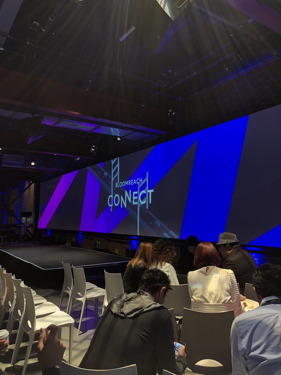 darinarcher's tweet photo. Find the orange shoes @bloomreachinc #brConnect2018 #getelastic https://t.co/k7f2G3C9a3