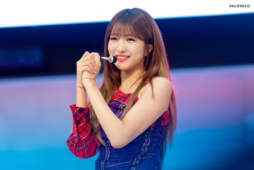 gfriendgraphy's tweet photo. goddess.

#GFRIEND #SOWON #Memoria @GFRDofficial https://t.co/Wju8Zpv5Ja
