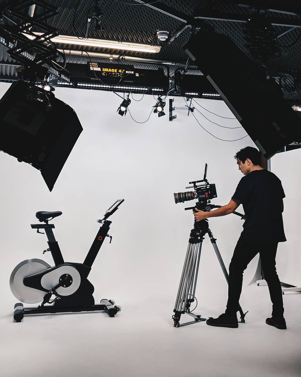 FWFILM's tweet photo. What an honour it's been having Carol in FWStudios today! 😲👀📽️🚲🤓 @colourcontent
#bts #setlife #filmproduction #filmstudio #fwstudio #ai #Cardio #Cycling #FitLife #Fitness #dedo #kinoflow #spotlight #advertising #marketing #mynameiscarol #redepic #arriangenieux #thatsawrap https://t.co/PPJqUZCu4p