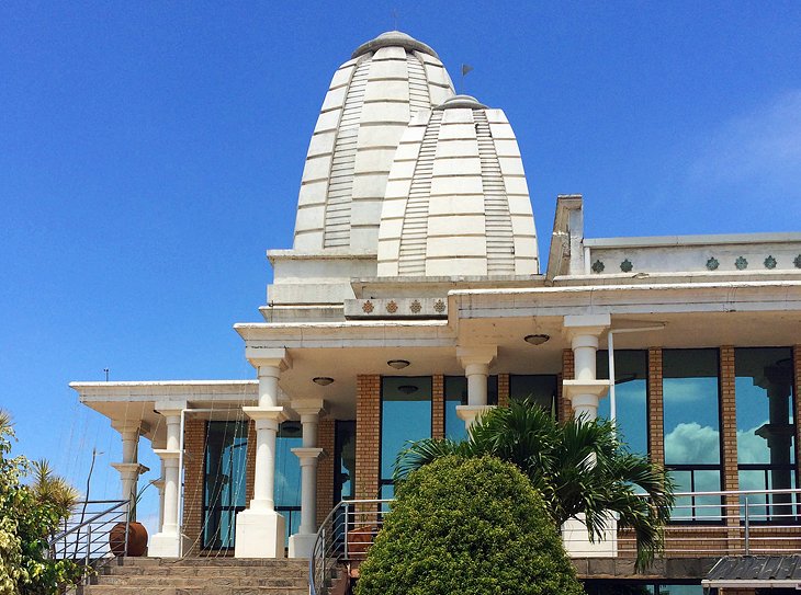 Lawrence35754's tweet photo. For an inexpensive experience, the visit to the Sri Sri Radha Redhanath Temples is a great choice. Being the largest Hare Krishna temple in Africa, it is another benefit of visiting the city of Durban. 

#ExploreSouthAfricanBeauty 

#Durban 

#ENG2604 

https://t.co/b8Tcso0J4y https://t.co/6miADq3RlI