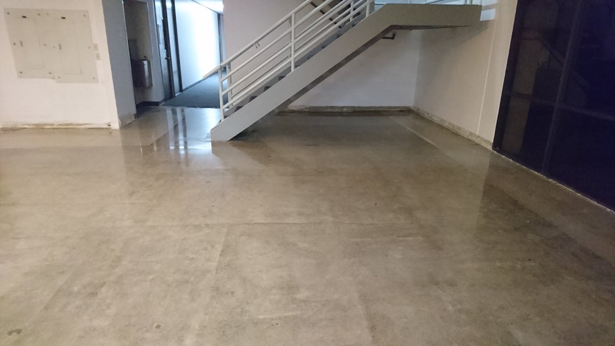 CRockFinishing's tweet photo. Rise & Grind! ๐
Photos from a Polished Concrete finish for a Federal Building lobby in Daly City. ๐ข๐๐๐ผ #PolishedConcrete #SkilledTrade #BayArea #Prettyfloors #Professional #CallForAFreeQuote ;) https://t.co/fAgMmxDFhQ