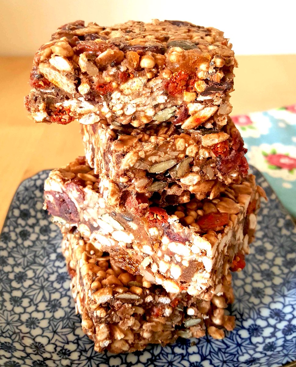 For that time when it is not quite dinner time but you have the munchies....Trail mix bars! 
buff.ly/2Mr1kfy
#foodbloggerlife #foodbuzz #nomnom24x7 #lovewhatyoueat #healthyblog #healthfoodie #foodster
@naturesheartuk @Pulsin @plantbasedmag @LinwoodsFoods@coconutmerchant