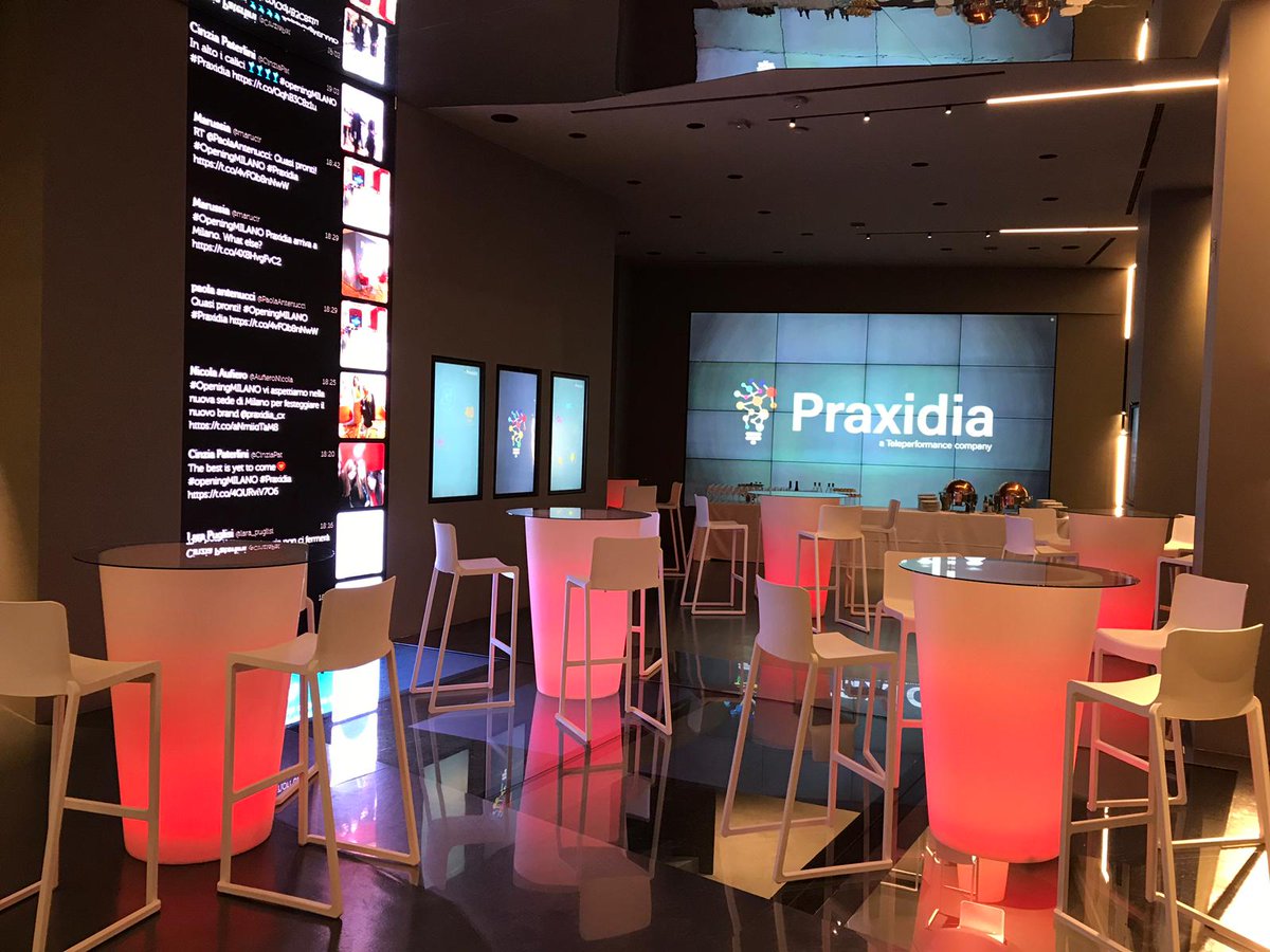 Pave_Davide's tweet photo. Boutek pronta per accogliere Praxidia #openingMilano https://t.co/IOTog7lH1M