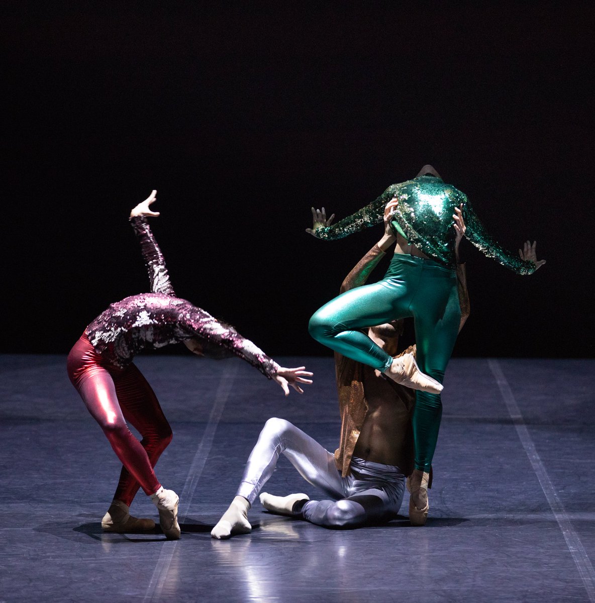 godani_dfdc's tweet photo. TONIGHT!
>>PREMIERE in Frankfurt am Main
ECHOES FROM A RESTLESS SOUL / N.N.N.N. / NEW PRODUCTION
Choreographies by
WILLIAM FORSYTHE and JACOPO GODANI

BOCKENHEIMER DEPOT - Frankfurt am Main
>> Info: https://t.co/rE7fRm1xdi

#jacopogodani #williamforsythe
(Ph. by Dominik Mentzos ) https://t.co/EUGF018EXy