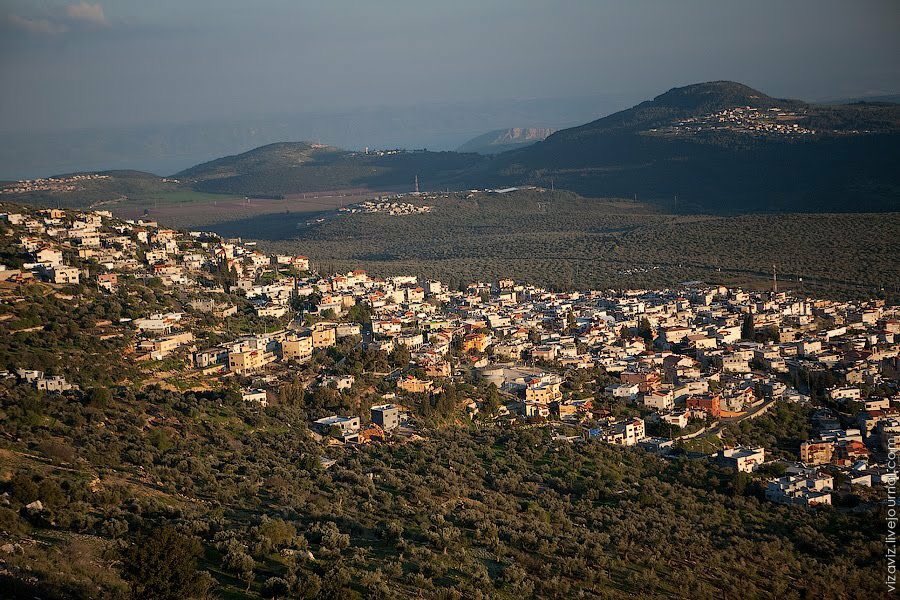 Ramèh الرامة is a Palestinian village in the Galilee and home to 3.9k Christians from different sectors. The town is “Ramah of Asher” as mentioned in the Bible (Joshua 19:29). The village faced some Zionist attacks in 1948 that made some families escape outside.