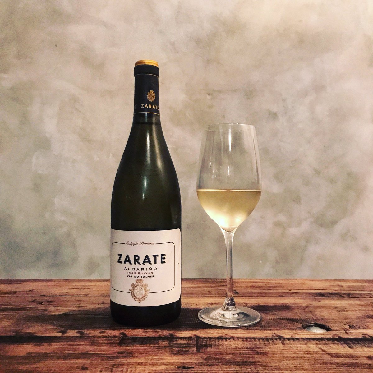 Available by the glass tonight-  Zarate, an Albarino from a family owned estate in Meaño in the Rias Baixas region, Galicia. Sharp, fresh and full of mineral notes, its one of or favourites #naturalwine #albarino #trangallán #newingtongreen #n16 #riasbaixas #zarate #bodegazarate