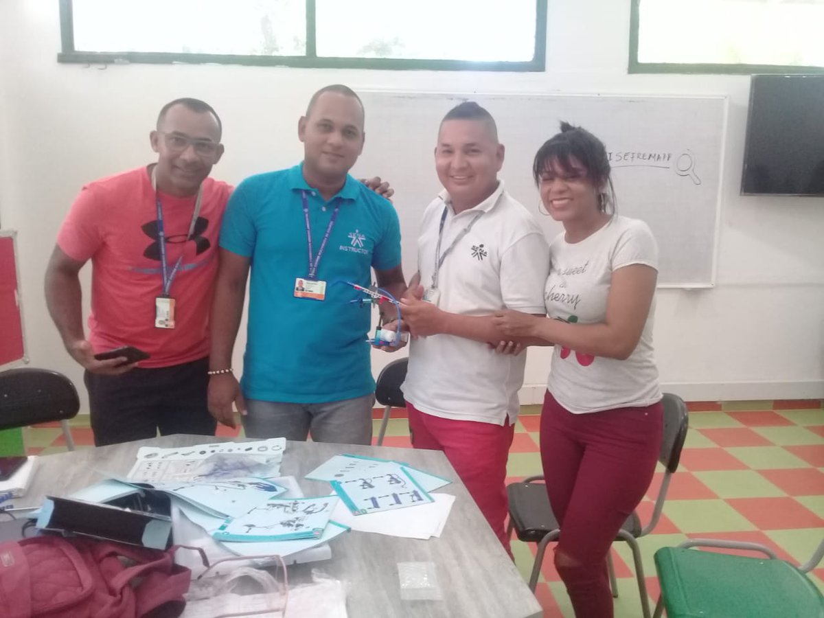 YohanMarin_Agro's tweet photo. Capacitación de instructores @SenaCfma  en el fortalecimiento de las competencias didácticas docente para la formación por proyecto, utilizando la herramienta LEGO @CformaSenacfma @SBDIR_SENACFMA @SISTEM3SENACFMA @SISTEMAS_CFMA https://t.co/NU7ao7norO