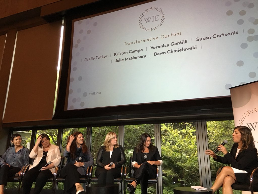 SRnailasaleem's tweet image. På #WEI2018 pratar man om hur man gör för att få igenom sina idéer med starka kvinnliga huvudakter som inte samtidigt måste vara bra morsor. @SR_utrikes @SR_Kultur Mer om detta i @SR_StudioEtt fredag