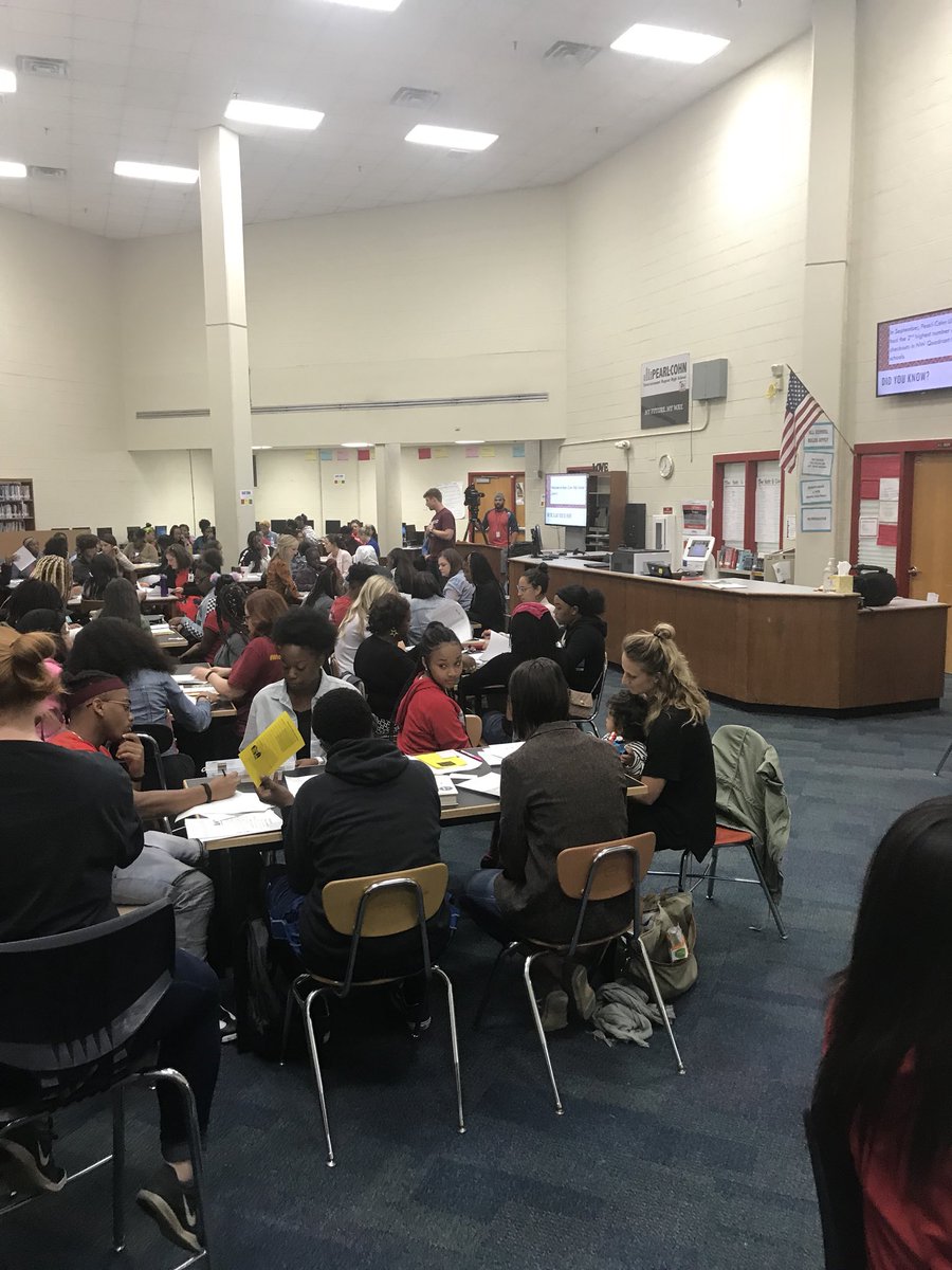 MiriamHarring14's tweet photo. What an awesome day!!! 32 partners, 73 @PearlCohnHS, and  10 @McKissackMiddle students celebrate #literacy.  We all read the book #thehateugive.  @MetroSchools #excellenceliveshere!!! @MNPSNorthwest @pchs_projectLIT https://t.co/jvAkazN9xi