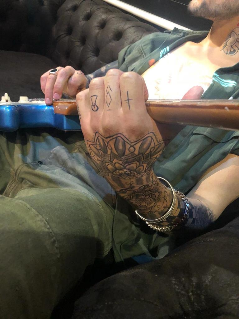 Even his wax status is beautiful