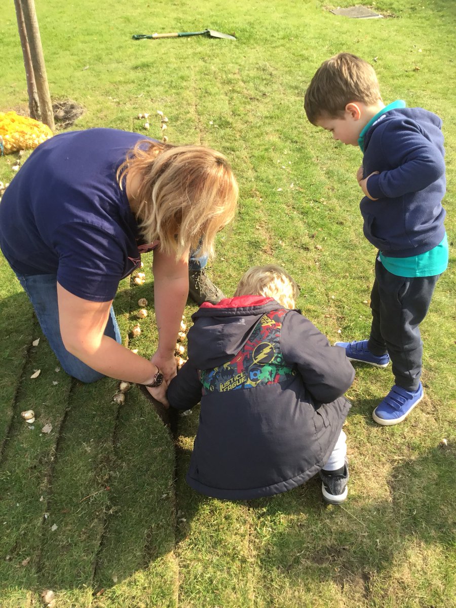 Today our Pm Nursery children have been planting daffodil bulbs at our entrance. This helps us understand the passage of time and some of the changes the different seasons bring. #reallifeexperiences #nurserygardening