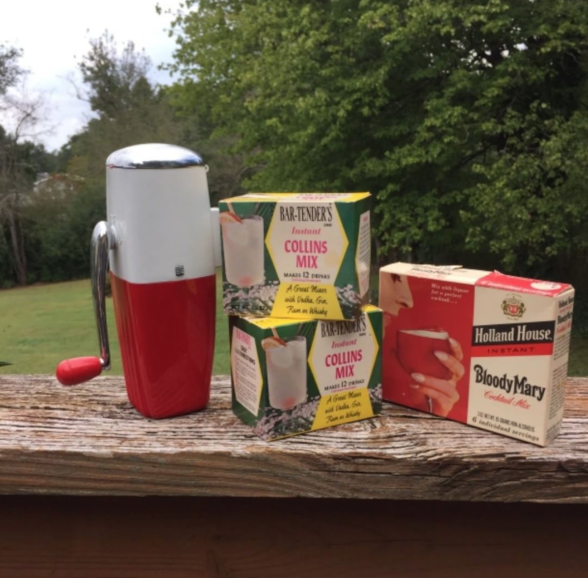 frogrockvintage's tweet image. Let’s mix it up! #vintagebarware #vintagecocktails #cocktailmix #mixoligist
#frogrockvintage #tomcollins #bloodymary #vintage #homebar #vintagecocktail #vintagebar #happyhour