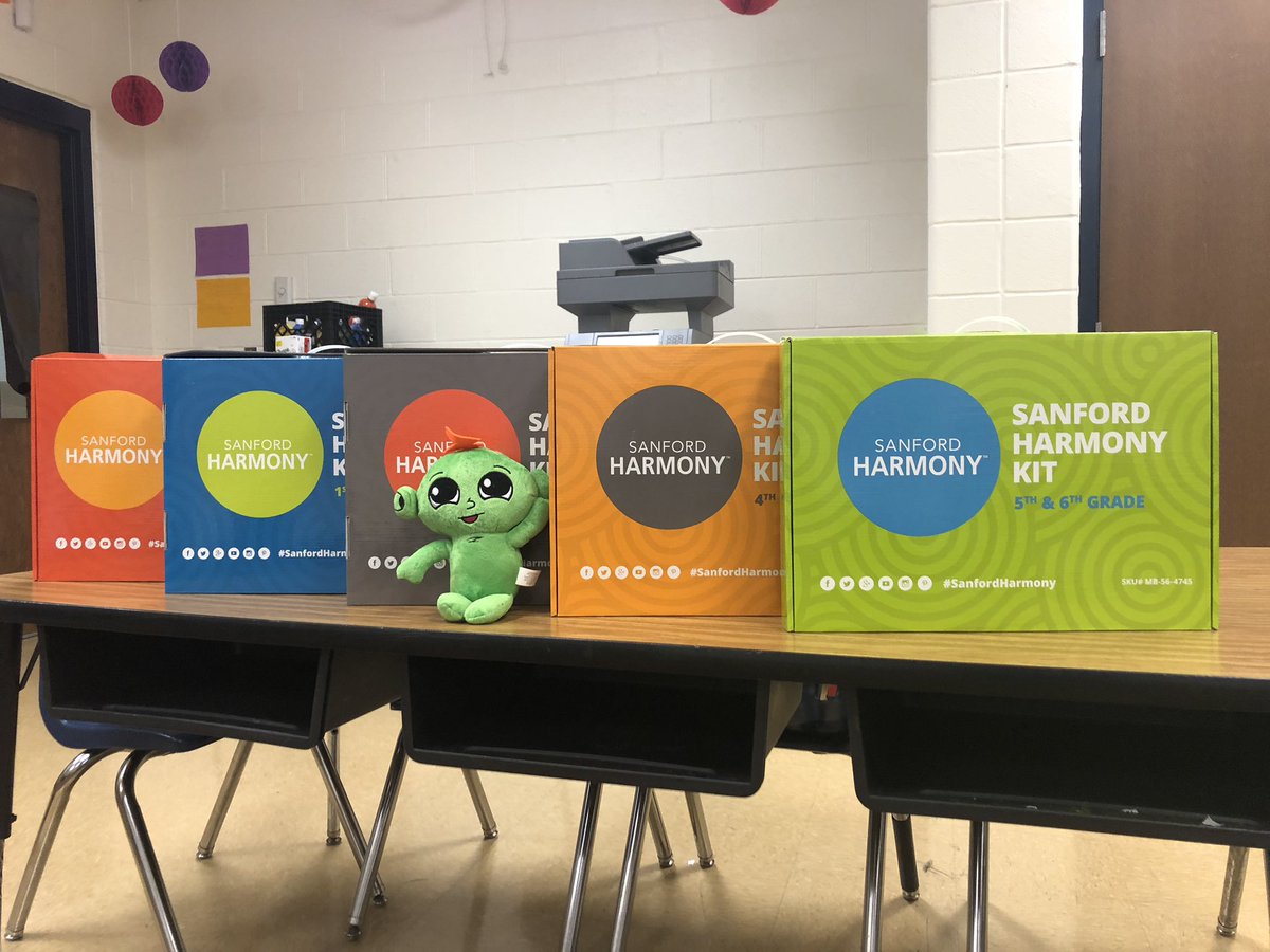 kyndallfire1's tweet photo. Whoop whoop!! Check out what Ms. Stacey got today!! Can’t wait to use the #SanfordHarmony curriculum with my kiddos at #CRES
#Z #emotionsocialdevelopment #PreKthrough5th #bettertogether https://t.co/04O2wJVro1