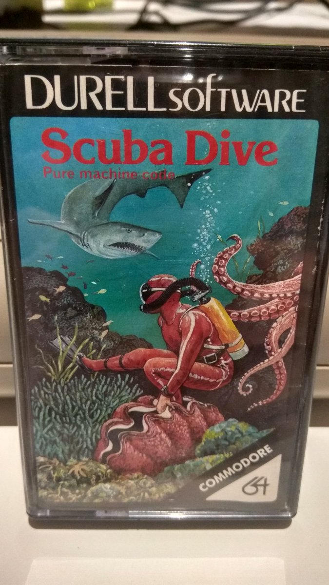 outrun69's tweet photo. Scuba Dive sur Commodore 64 !
Même si le jeu n'est pas un exemple de game play faut quand même avouer que la pochette faisait rêver ! 😉 #scubadive #Durellsoftware #Commodore64 @timhayward https://t.co/irFtCGlQk2