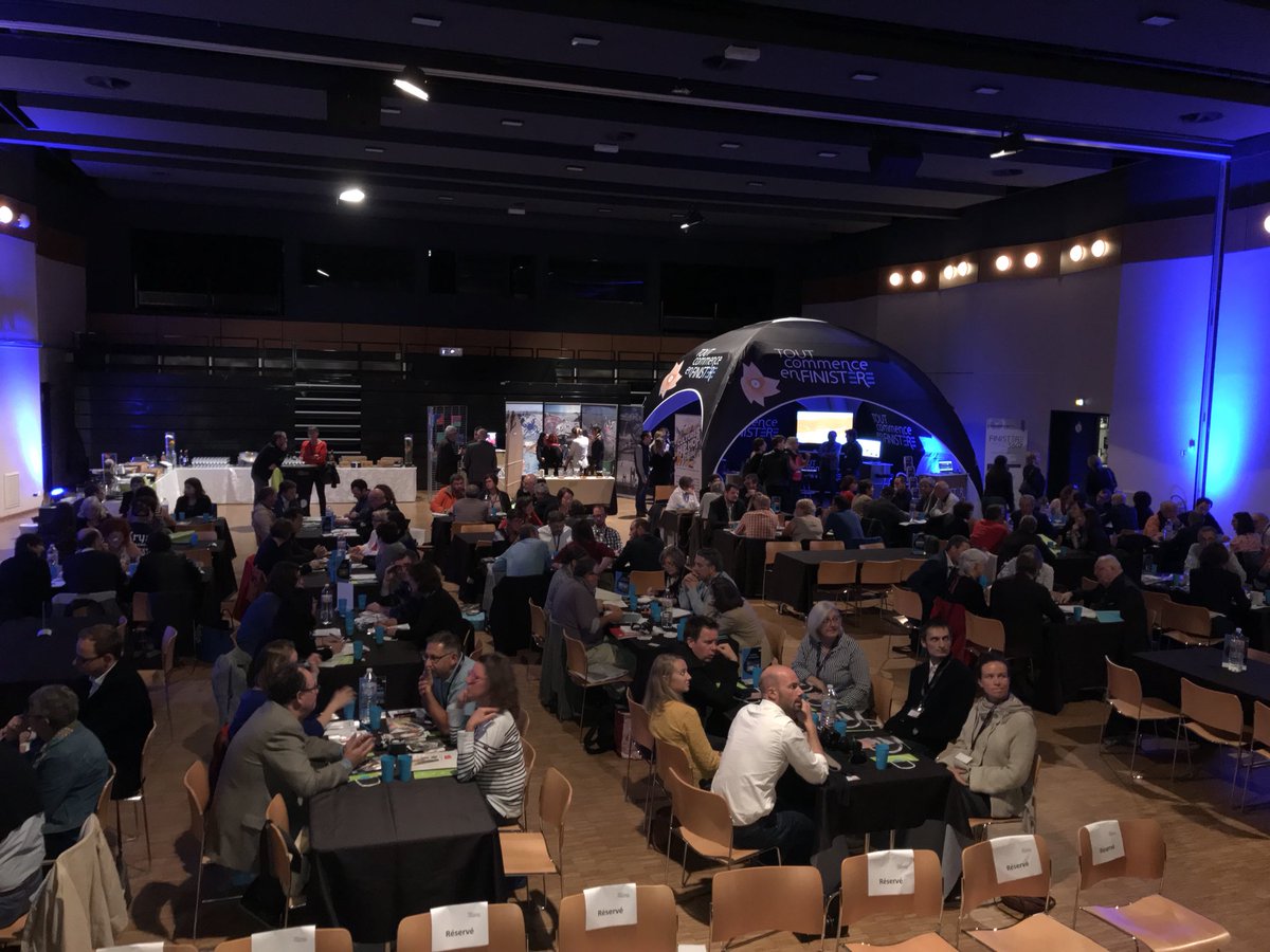Toutcommence29's tweet photo. Le speed-meeting est lancé !!! #Ambassadeur #TCF2018 😀 https://t.co/2pCr9pPIY4