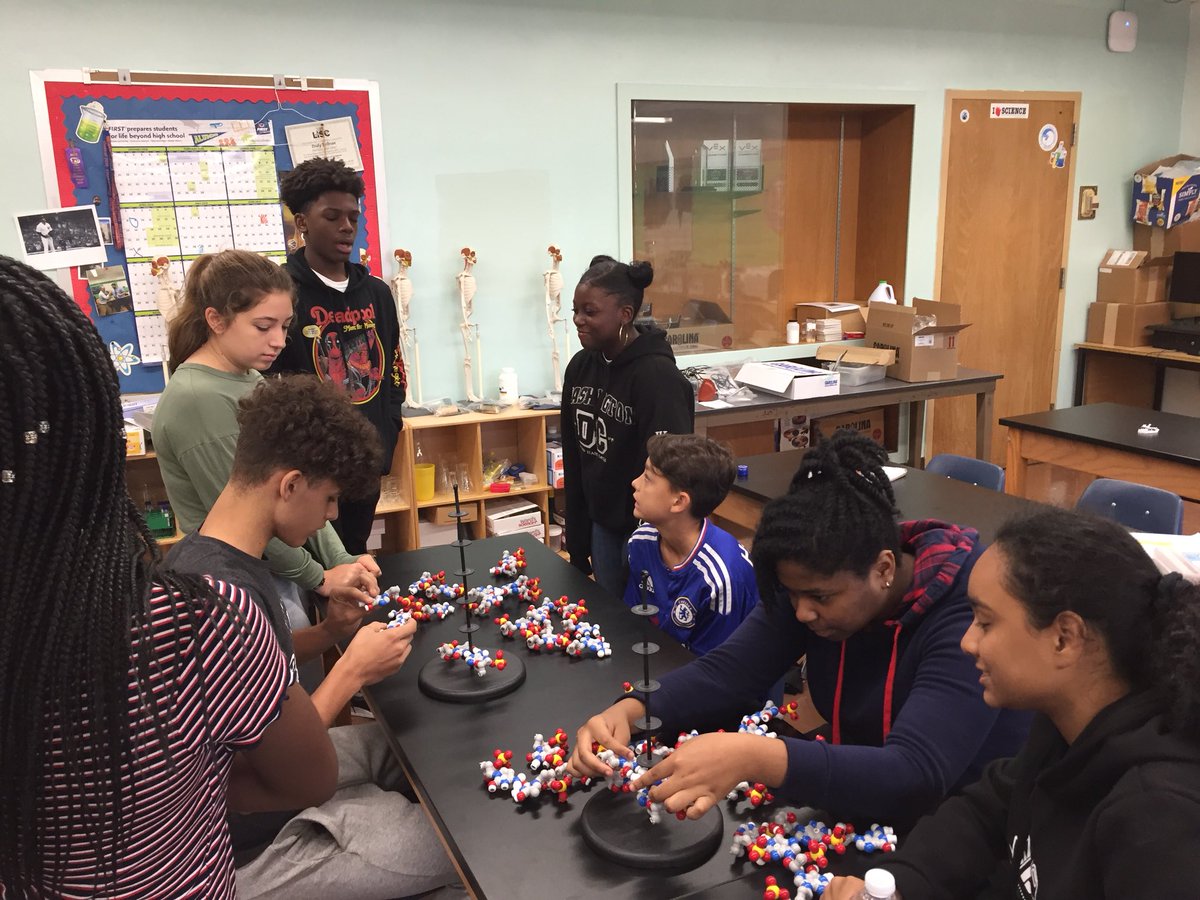 MalverneSTEM's tweet photo. Building DNA models in PLTW Biomed. #gomules #malverneufsd https://t.co/SMp6jeTEwM