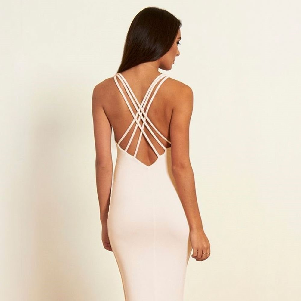 Always a classic. 

Our Talia Maxi dress will have you turning heads, available in Ivory, Dark Grey, Red or order your bespoke colour via our Made to Measure Service.

Shop now > bit.ly/2HITh8Y