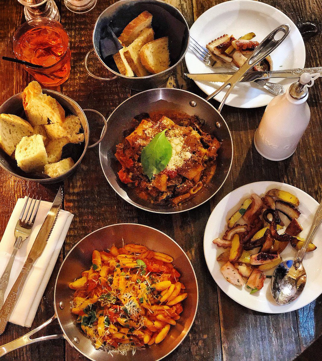 Need some comfort food to cure the Autumn blues? Our mammas have warming bowls of fresh pasta, delicious bread baskets, as well as their contagious smiles!
📷: <a href="/nickichanlam/">Nicki Chan-Lam</a>