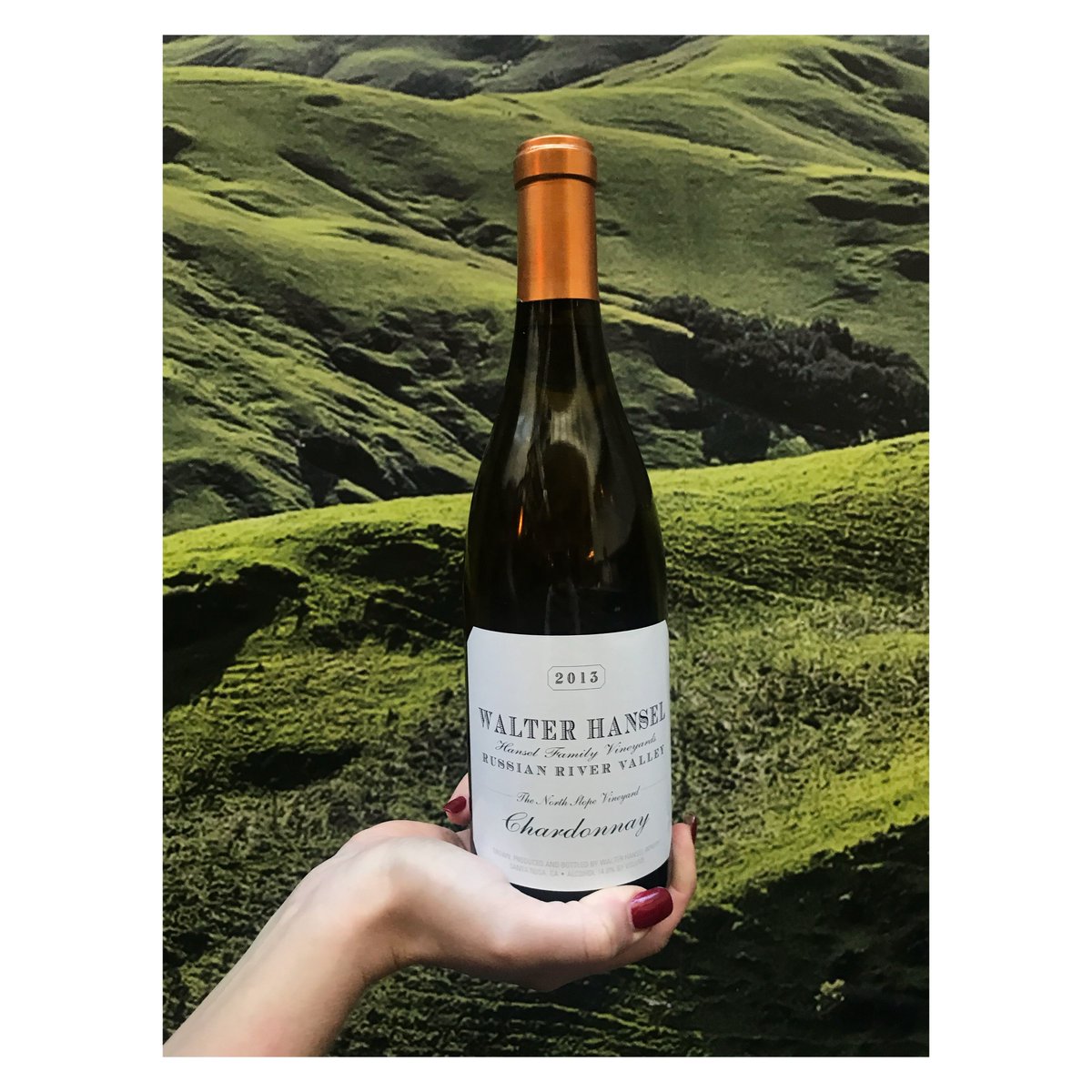 W I NE  -  O F  -  T H E  -  W E E K
2013, Organic Chardonnay, North slope, Walter Hansel
Russian River, California  
£12 #btg this week only
.
#wineoftheweek #walterhansel #chardonnay #organicwine #russianriver #mgpldn #heddonstreet #londonrestaurant #sommelier