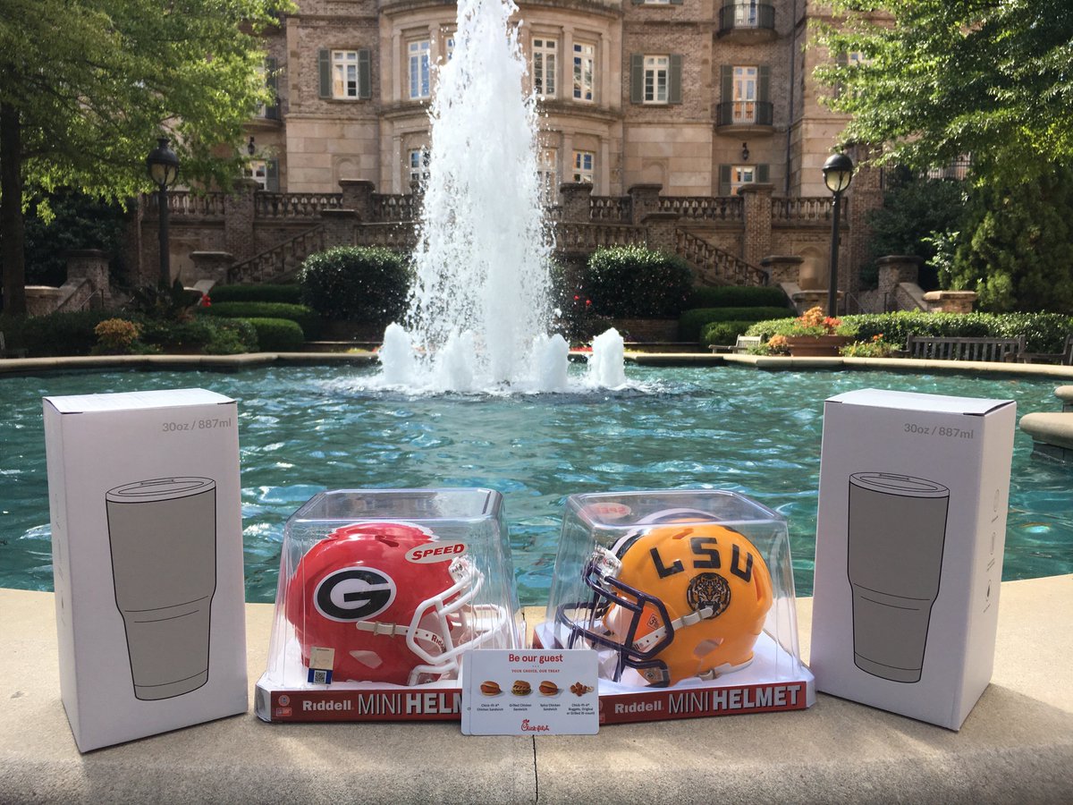CFAPeachBowl's tweet photo. 🚨 GIVEAWAY 🚨 

A lucky @FootballUGA and @LSUfootball fan will win their team's mini helmet, a tumbler, and free Chick-fil-A. 

To enter:
✔ Retweet this post
✔ Reply with who you have winning our Elite Matchup of the Week
✔ Follow @CFAPeachBowl https://t.co/9cth0zyE14