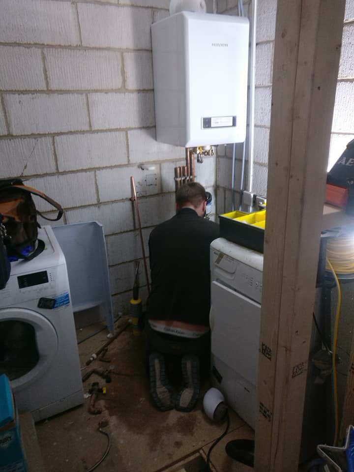 IgnitionGasLtd's tweet photo. Today in S26 we fitted a 40kw Navien along with a Salamander Boost pump to the cold mains improving the flow rate of the taps in the property. @KDNavienuk @salamanderpumps #SheffieldIsSuper https://t.co/zyAxOR4kje