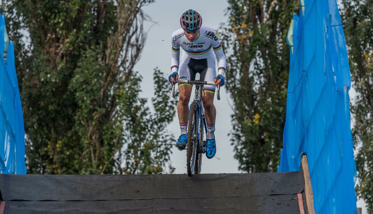 The champ is back! 🔥 World champion @BTulett98 🌈 will start his Belgian CX-season in #Lokeren this weekend! On Sunday, he will compete in the first round of the Telenet Superprestige in #Gieten! 🙌 

#IKOBeobank #IKOPushingLimits 

📸 Andy Whitehouse