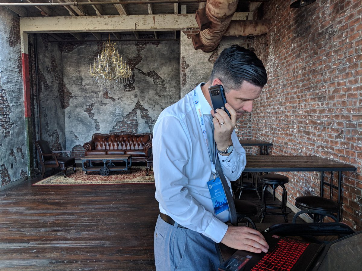 beanstalkim's tweet image. It&apos;s Webcology time brought to you by @beanstalkim (in the super sweet speakers lounge here at @State_of_Search might I add) and @jimhedger

#stateofsearch #webcology #webmasterradio