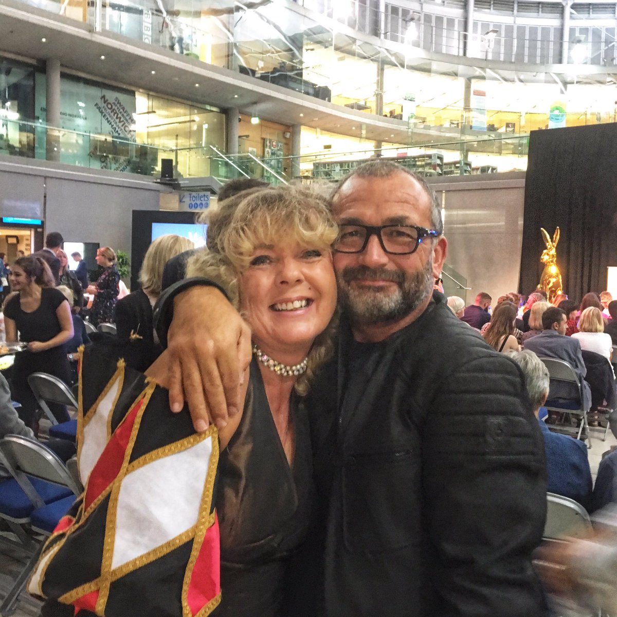 Loving tonight @GoGoHares2018 <a href="/HareLeQuinn/">HareLeQuin</a> <a href="/break_charity/">Break</a> <a href="/AshtonsLegal/">Ashtons Legal LLP</a> <a href="/SElmhurst/">samantha elmhirst</a> <a href="/TheForumNorwich/">The Forum Norwich</a>  it’s the auction 😍#gogohares #ashtonslegal #breakcharity