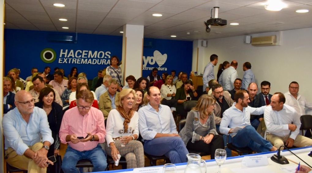 VGdelMoral's tweet photo. Reunión del comité ejecutivo regional del @ppextremadura @PPopular presidido por José Antonio #Monago, en el q analizamos la situación política de #Extremadura y #España. https://t.co/btP7vOjFEg