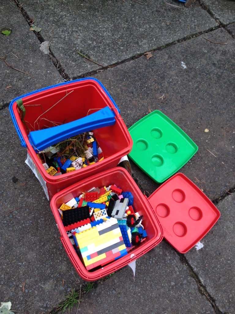 Cut my endurance run short after finding #lego... #daddystuff #running #manchesterrunning #runspiration #scavenger