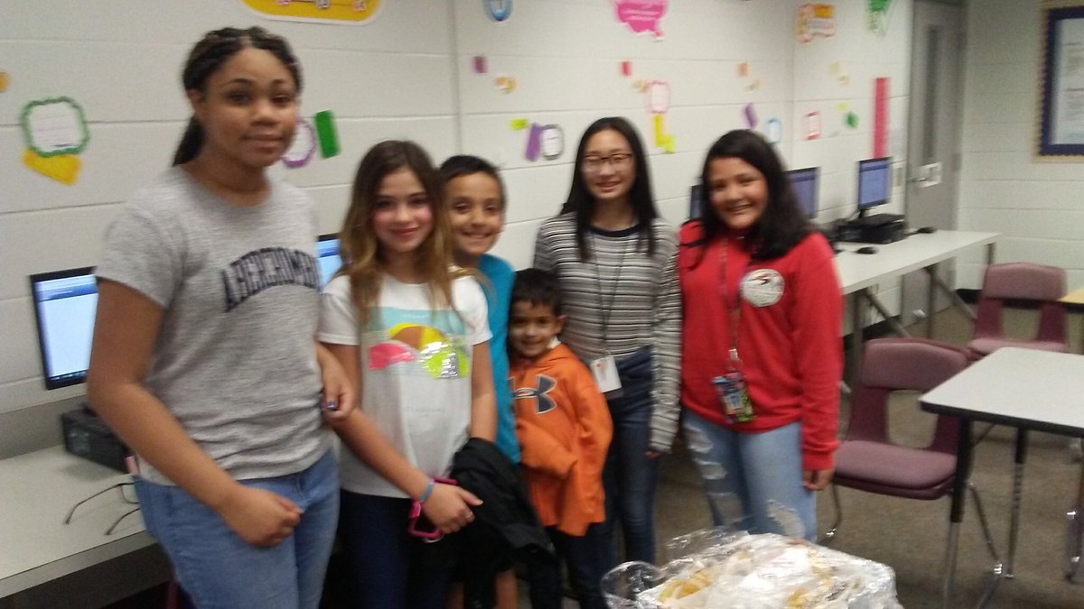DedriTaylor's tweet photo. Welcome TMS Parents to our annual Bilingual Parent Night. Special thanks to our TMS Models for looking after the kids @HumbleISD_TMS https://t.co/sb2uYbYdhE
