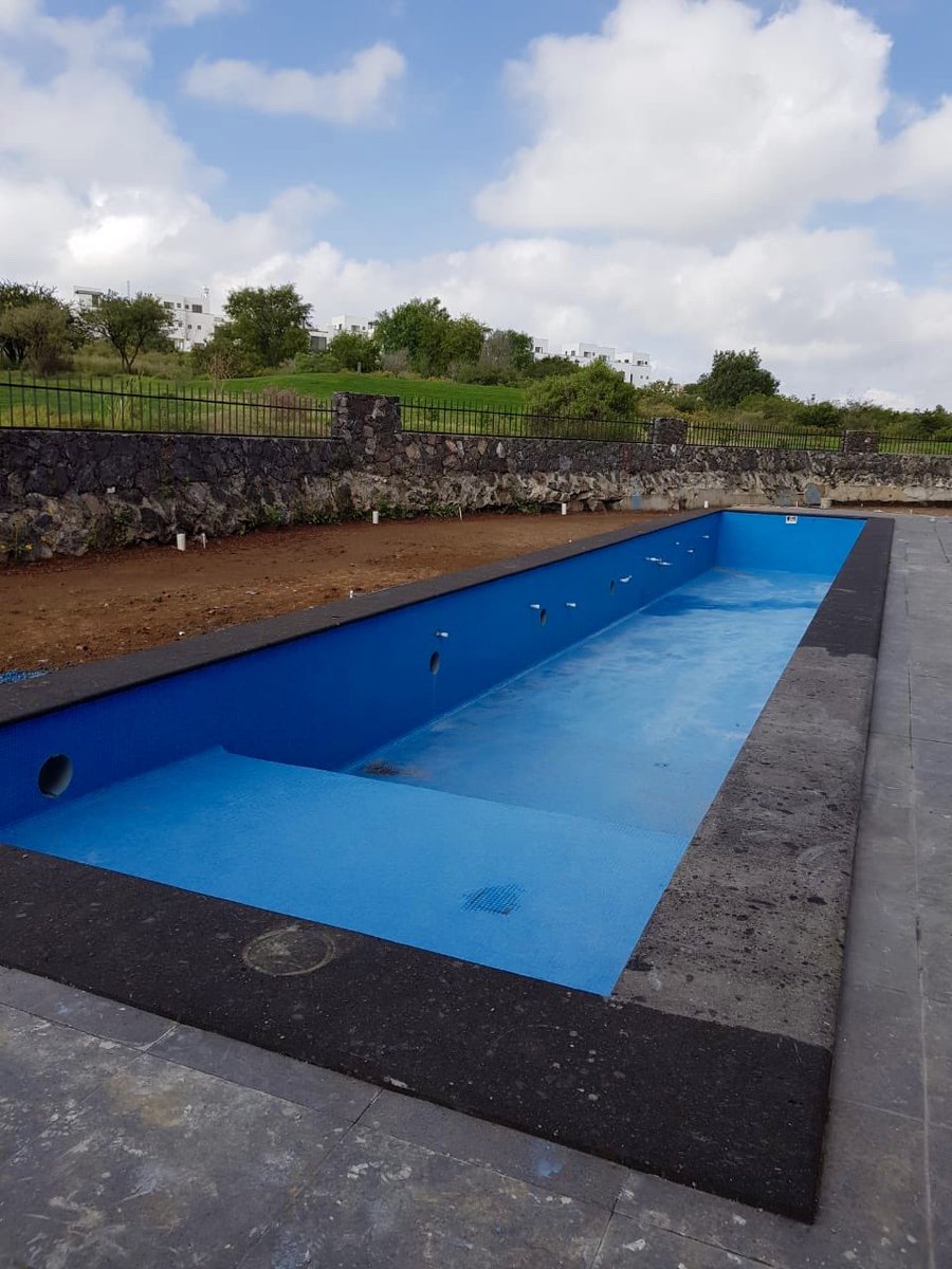 ViuHomes's tweet photo. Avances de obra octubre 2018 VIU Homes &amp; Residences torre C y D @zibata @ZibataQro @CiteaZibata #quertaro #golf #views #poolside #realestate #sales #avancesdeobra https://t.co/ebPAG5apv9 https://t.co/c9BRU2QJQC