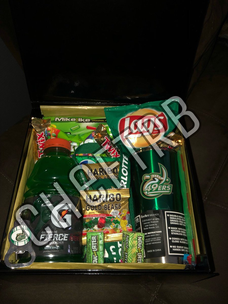 TacRenBro's tweet photo. Sports Team Boxes 😍 #TRBEnterpiseInc #ColorBoxes #ChefTRB Follow me on IG! https://t.co/ttFpMNKRrF