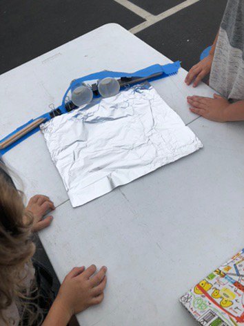CVMaker537's tweet photo. Today at Fuerte, TK and K Ss designed prototypes to stop a car from rolling down a ramp and off the table! They learned to collaborate and think creatively! Thanks for a fun morning, @SwainGretchen, @k_fine15, @fuertefalcons & @Fuerte_Falcons! @CajonValleyUSD #MakerEd #cvmaker537 https://t.co/KNKncBvgAe