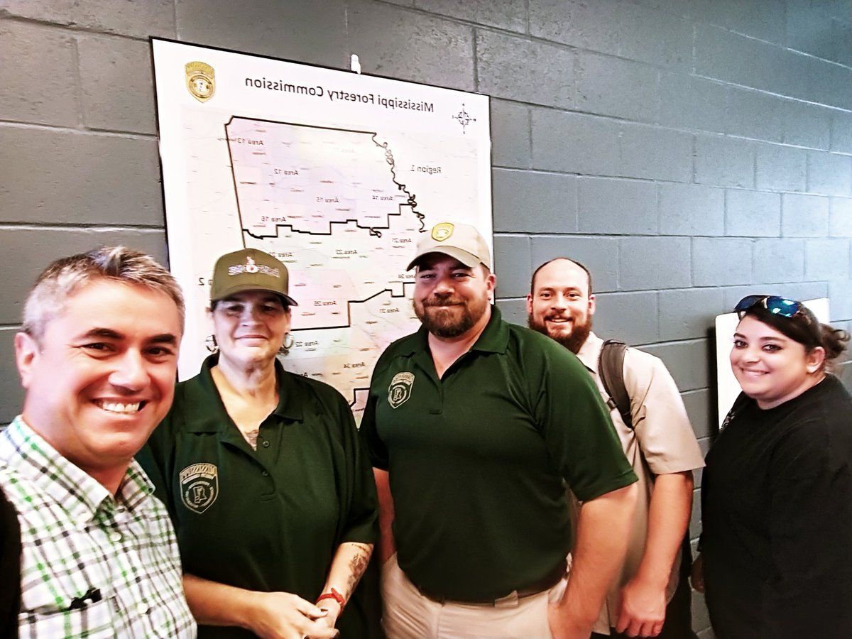 jramireztsyl's tweet photo. We spent a great week training the awesome team at @MSForestryComm on the new ##fiResponse and #WFAnalyst @tecnosylva #wildfires https://t.co/uJzoha8fmr