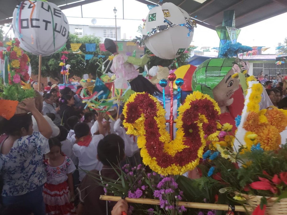 _YuliCortes's tweet photo. Me alegra saber que desde pequeños disfrutan de nuestras costumbres y tradiciones de nuestro #SantaLucíaDelCamino. 

@Lety_CruzR @_RaulCruz_ https://t.co/WC1N9bEL8F