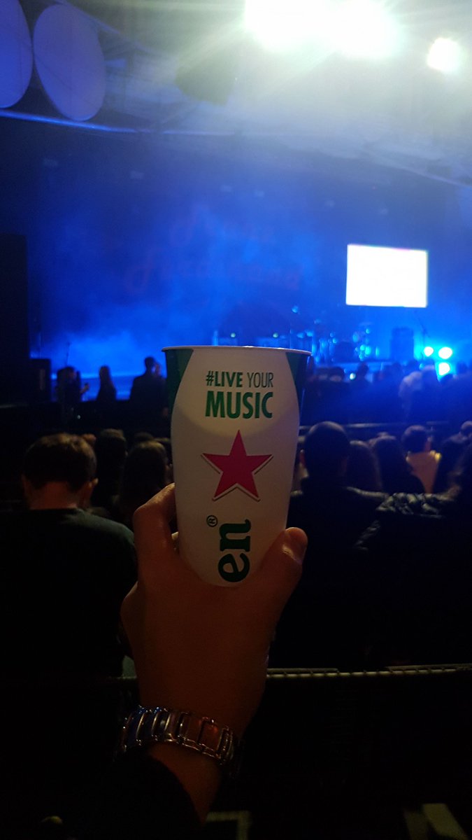 Waiting for <a href="/Franz_Ferdinand/">Franz Ferdinand</a>! Curitiba...🍺 <a href="/Heineken/">Heineken</a>