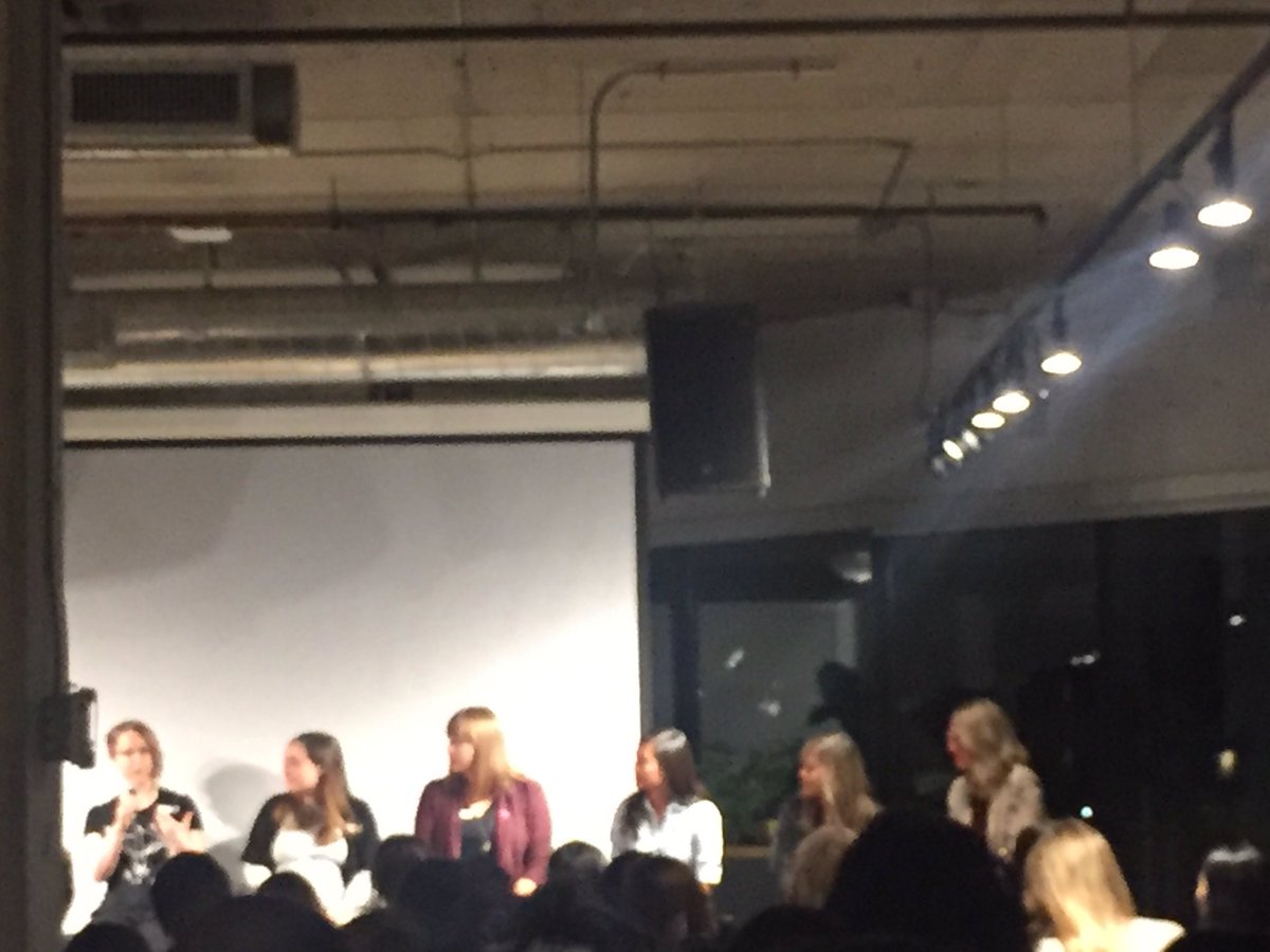 ramonable's tweet image. “When giving feedback, call someone in not out” @twg hosted an awesome initiative, a women-focused panel that guides early designers in handling uncomfortable situations, getting your voices heard and giving feedback ✨ #Designinterviews #interviewsbydesign