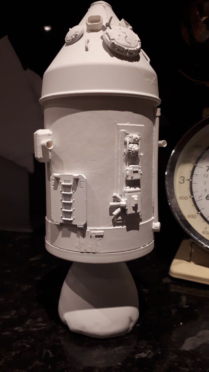 maporgogledd's tweet photo. Gwaith cartra' ysgol gynradd di'r gorau erioed! 2 awr i adeiladu ' Service a Command module' o scratch. #happyasapigin.. https://t.co/jzghhRdaDl