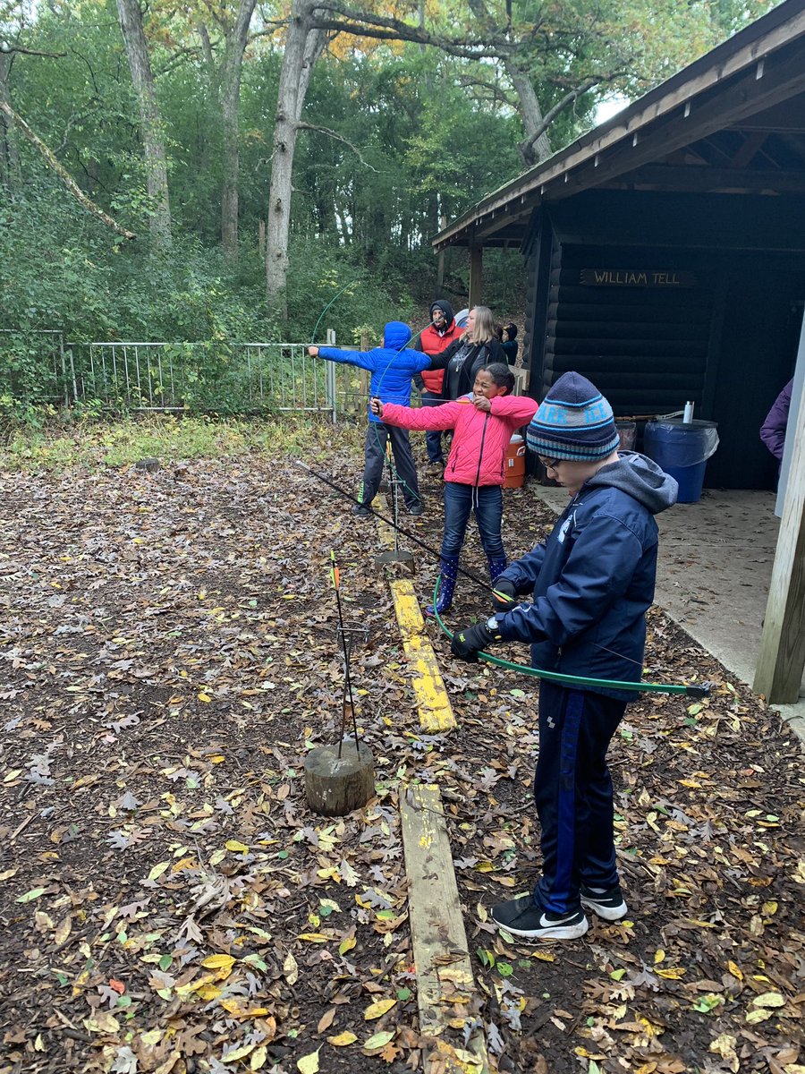 caitlin_tisch's tweet photo. Some s’mores , scary stories and archery  🏹 🎯#campedwards #dayBeyeday #d97 #op97 #5thgrade https://t.co/eOL1Q8pKYG