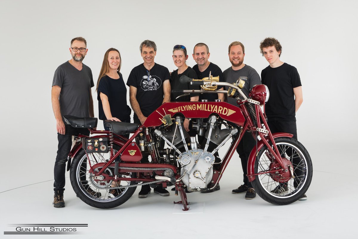 gunhillstudios1's tweet image. Brilliant day with Allen and Sam Millyard @AllenMillyard @simoneldon #gunhillstudios #allenmillyard #theflyingmillyard