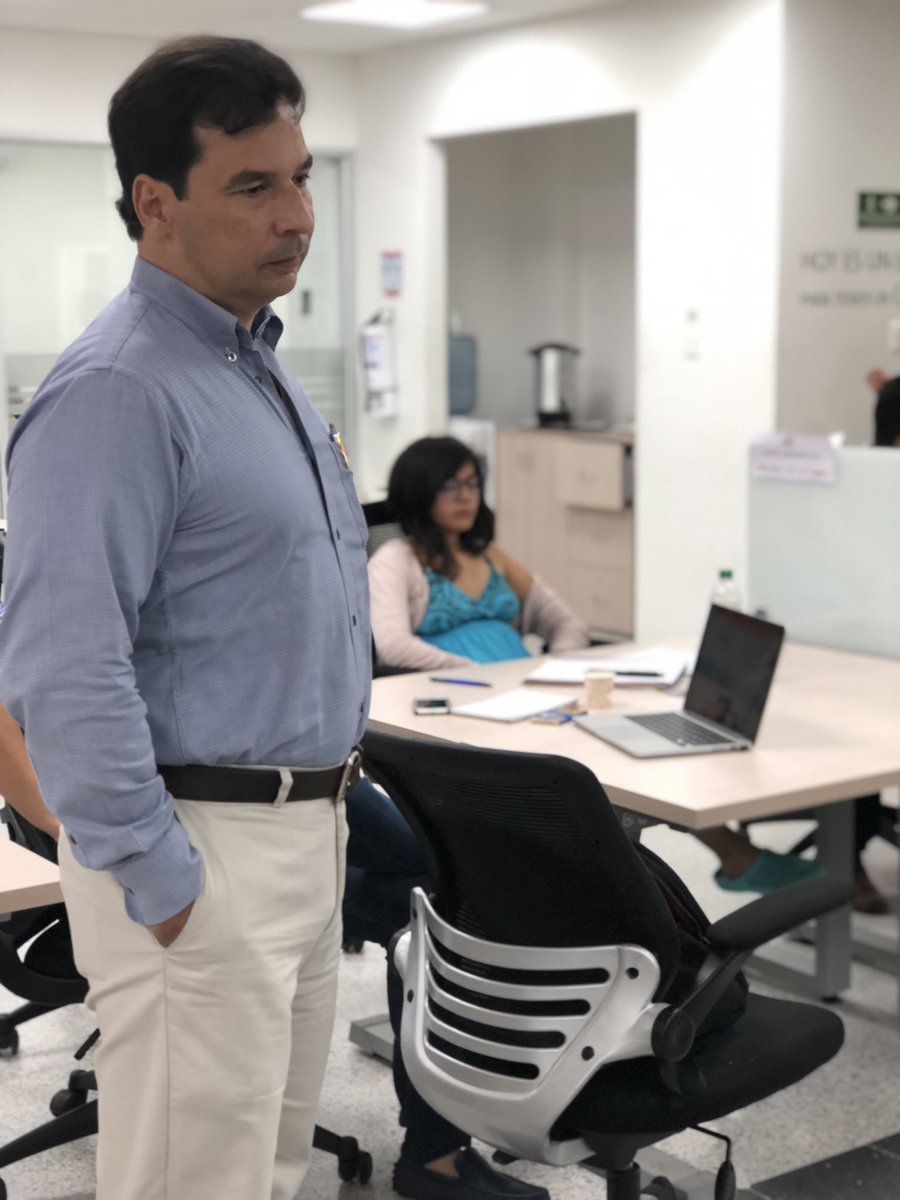 MacondoLab's tweet photo. En la tarde de hoy, las empresas digitales de la fase #CrecimientoyConsolidación de @AppsCo se encuentran en el taller legal dictado por el abogado #AndresGutierrez especialista en Derecho Corporativo. @Ministerio_TIC #AppsCoEsCaribe #MacondoPool https://t.co/yQT8Sqff1g