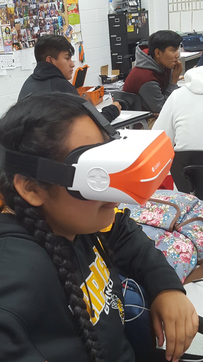 HornetDriverEd's tweet photo. @HHSHornets1 @ihscdea @AAAChicago @OperationClick @ClassVR @McHenrySheriff @nwherald @EdTech_K12 @edtechtimes Harvard high school driver ed students using VR to learn where to look for danger and safe driving technique #VR #edtech #driversafety #safedriving https://t.co/3UIuhfpjqP
