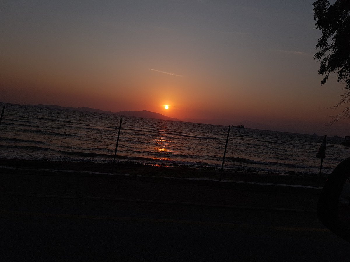 serkansafak241's tweet image. #Gün #biterken #Dün #başlarken
#Bodrum 
#Benim #objektifimden #hayat ve #gün 
#bodrum #bodrumspor  #Bodrumda 
#travelbodrum #travelblogger #summer  #sunset #bodrumlife #awesometurkiye #3d #geziyoz #muğla #Turgutreis #akyarlar #torba